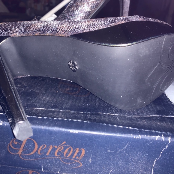 Dereon heels - Picture 3 of 3